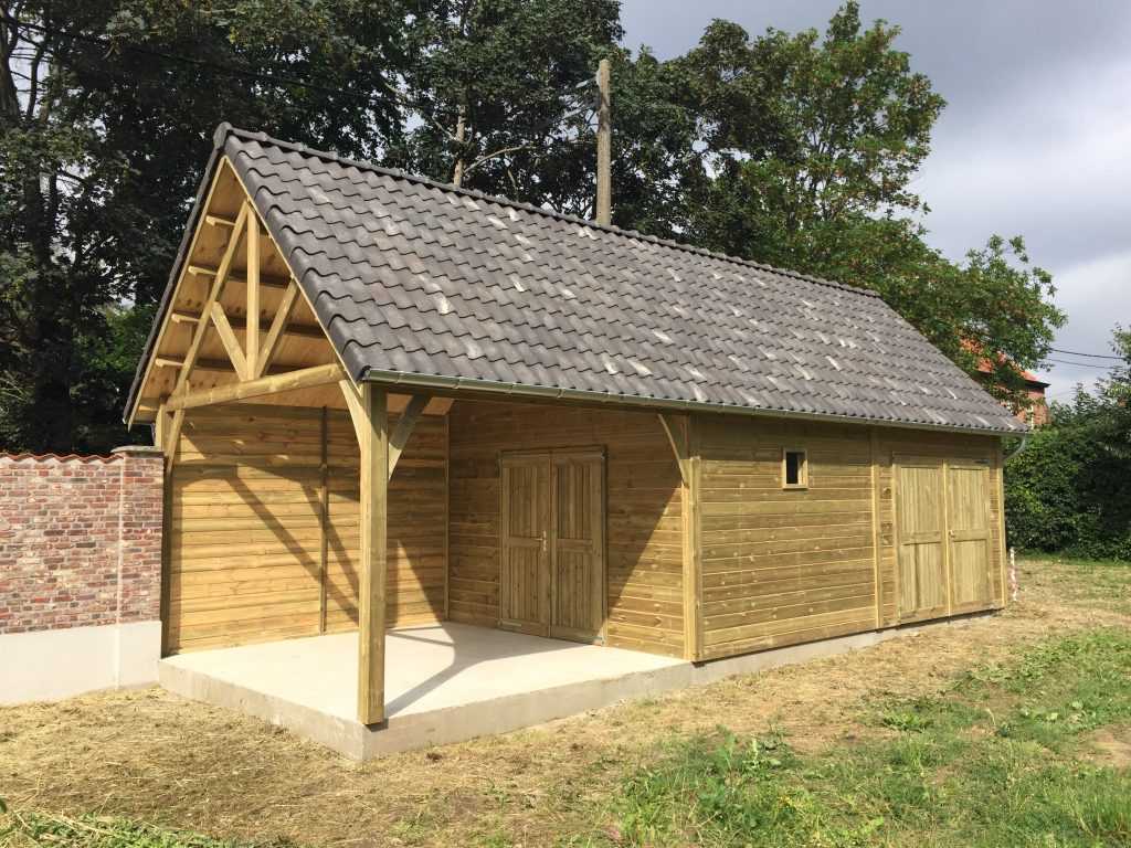 houten tuinhuis met schuin dak en overdekte zithoek door Taes